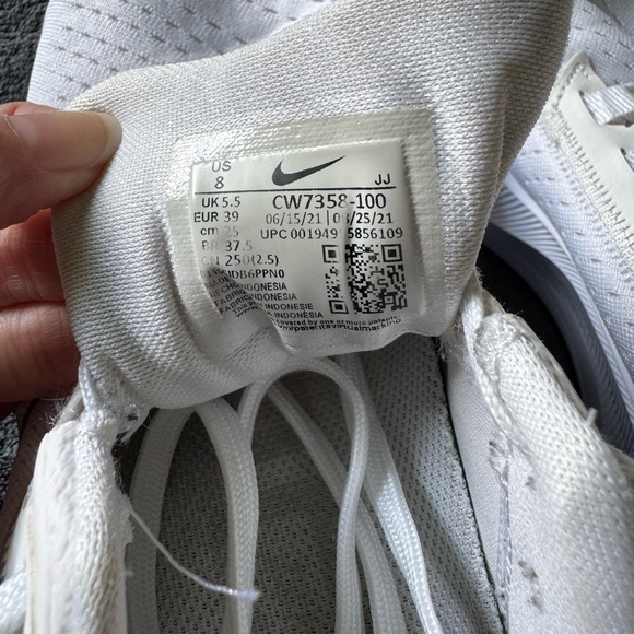 nike air zoom pegasus 38 women’s white/metallic silver size 8 women’s - Picture 14 of 16